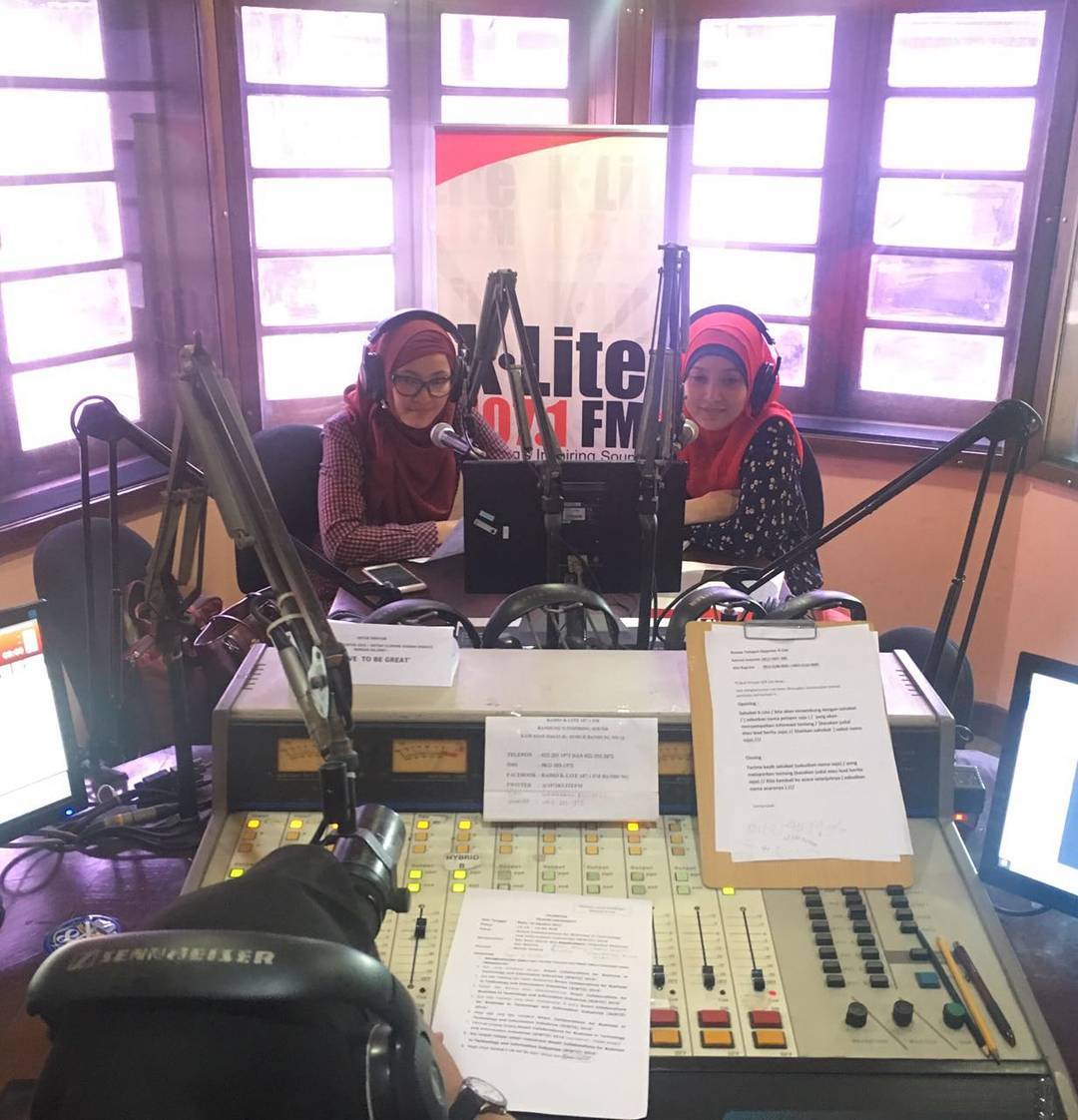 tel u talk hari ini akan ngebahas tentang scbtii yang akan diadakan oleh feb tel u dengan pembicara ibu astri gina dan ibu indira. stay tune terus di 107.1 klite fm 1