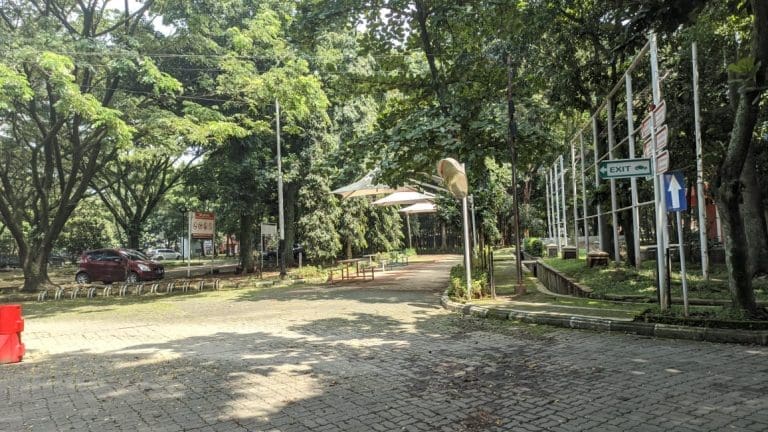 lingkungan asri Telkom University 1