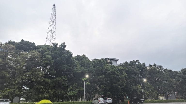 lingkungan asri Telkom University 4