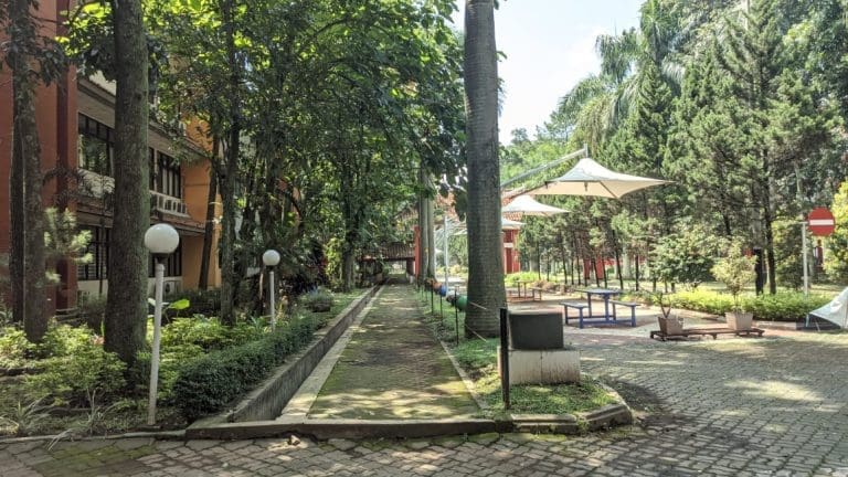 lingkungan asri Telkom University