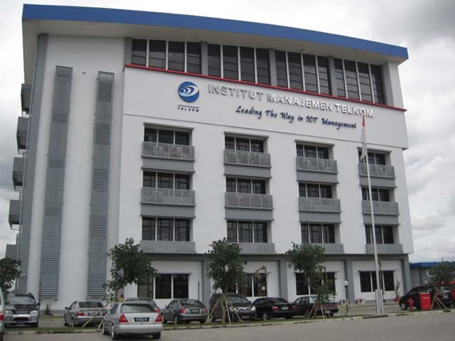 Dulu namanya Institut Manajemen Telkom IM Telkom