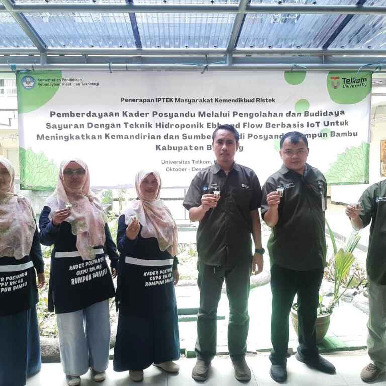 kegiatan pengabdian masyarakat oleh d3 teknologi telekomunikasi telkom university mengenai budidaya hidroponik berbasis iot 1