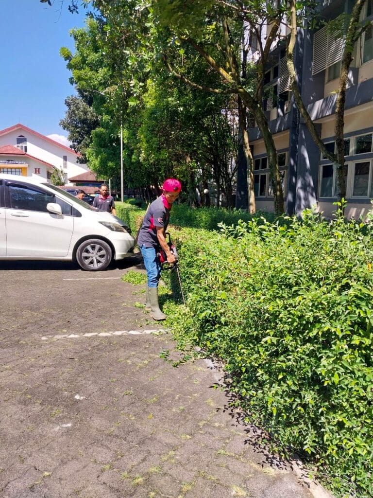 Perawatan Telkom (2)