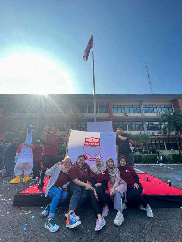 Karyawan Rektorat Mengikuti Evnet Tel'U Cup 2023