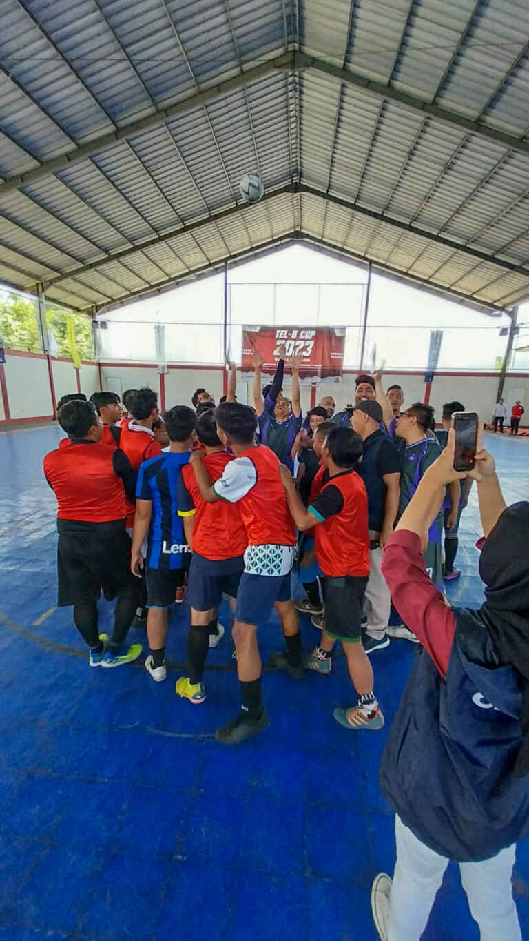 Kebersamaan FKB Vs Customer Servis Di Pertandingan Futsal