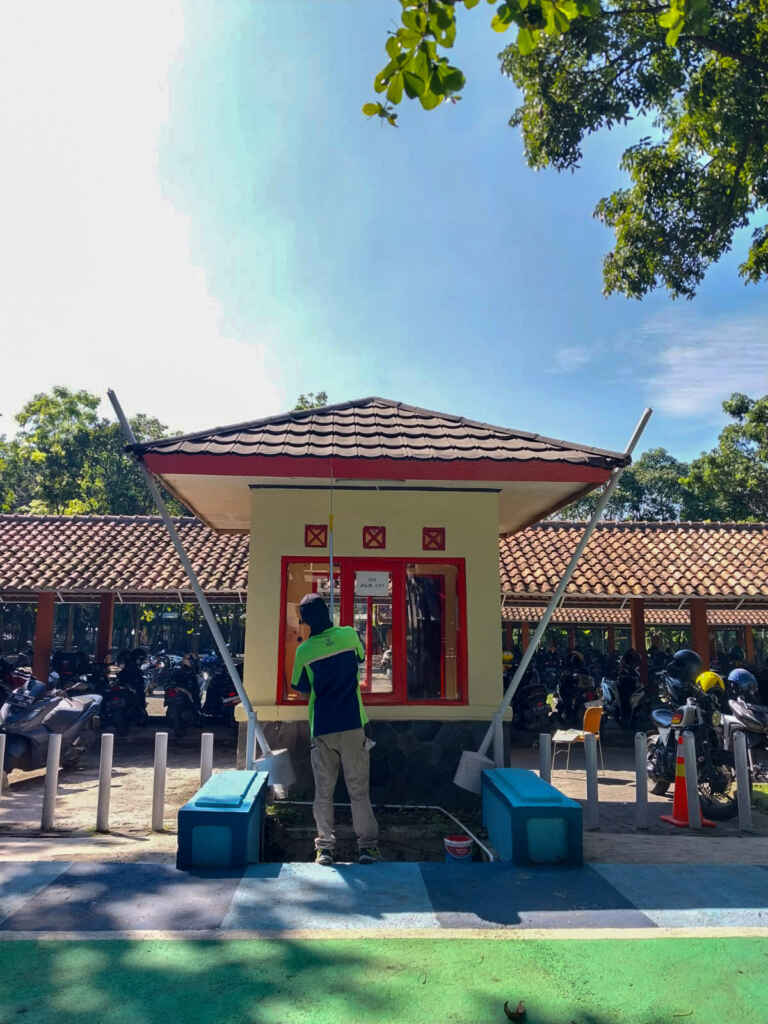 Pengecetan Pos Gate 4 Telkom University