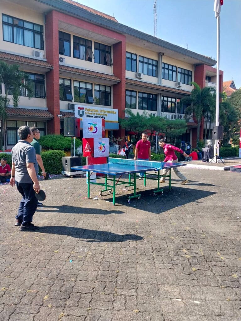 Staf Telkom Main Bola Tenis Meja