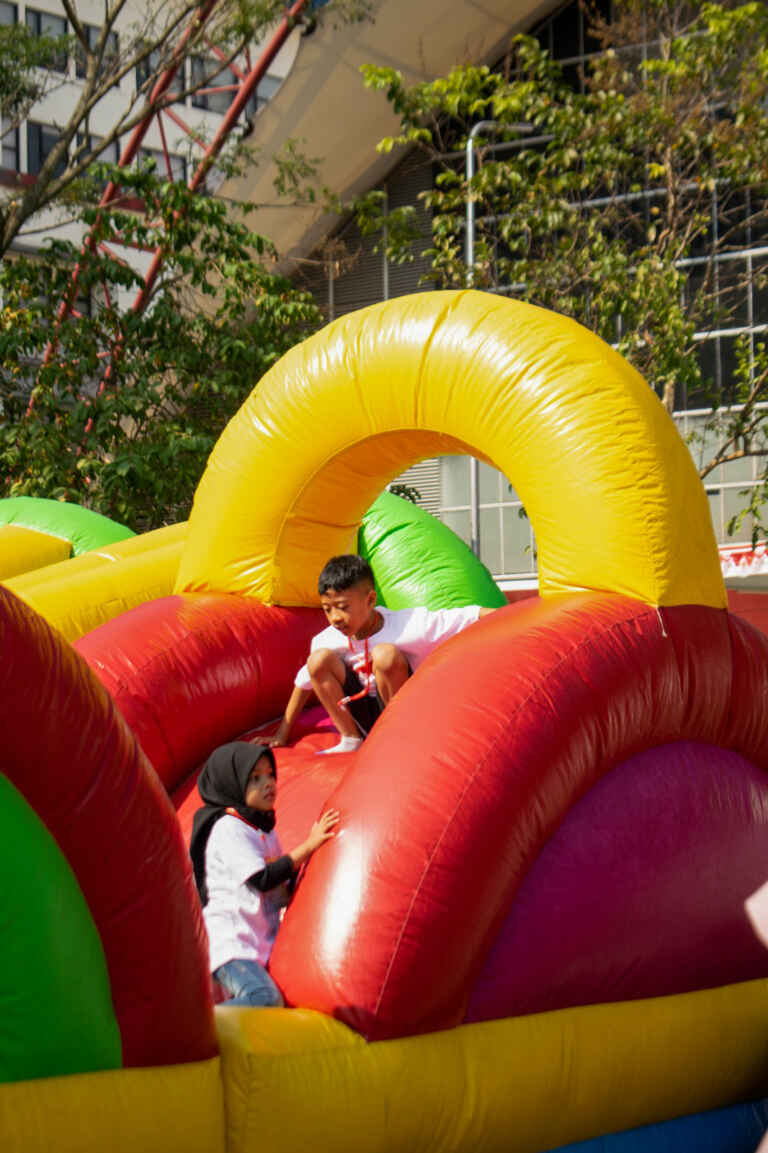 Anak Staf Telkom Bermain Di TelÚ Fun Day