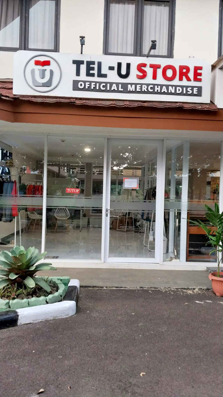 Depan Tel'U Store