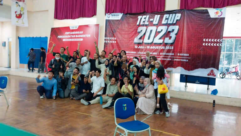 FIF Juara Bulu Tangkis tunggal Pria TelÚ Cup