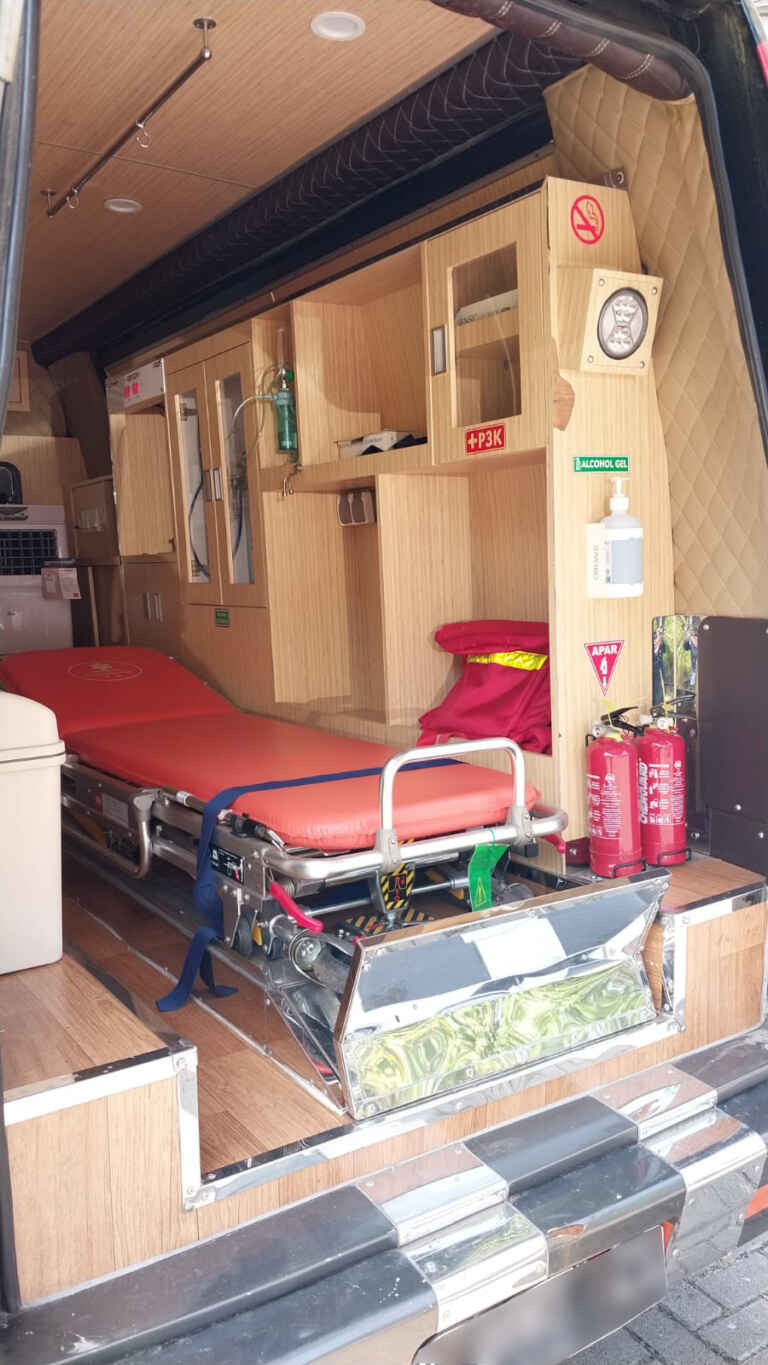 Fasilitas Ambulans Big Telkom