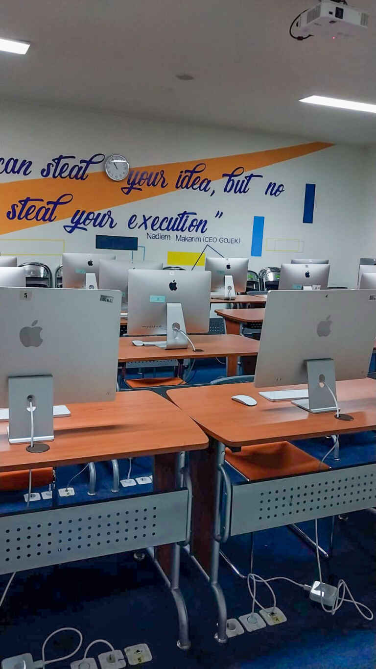 Lab FEB Tampak Tengah