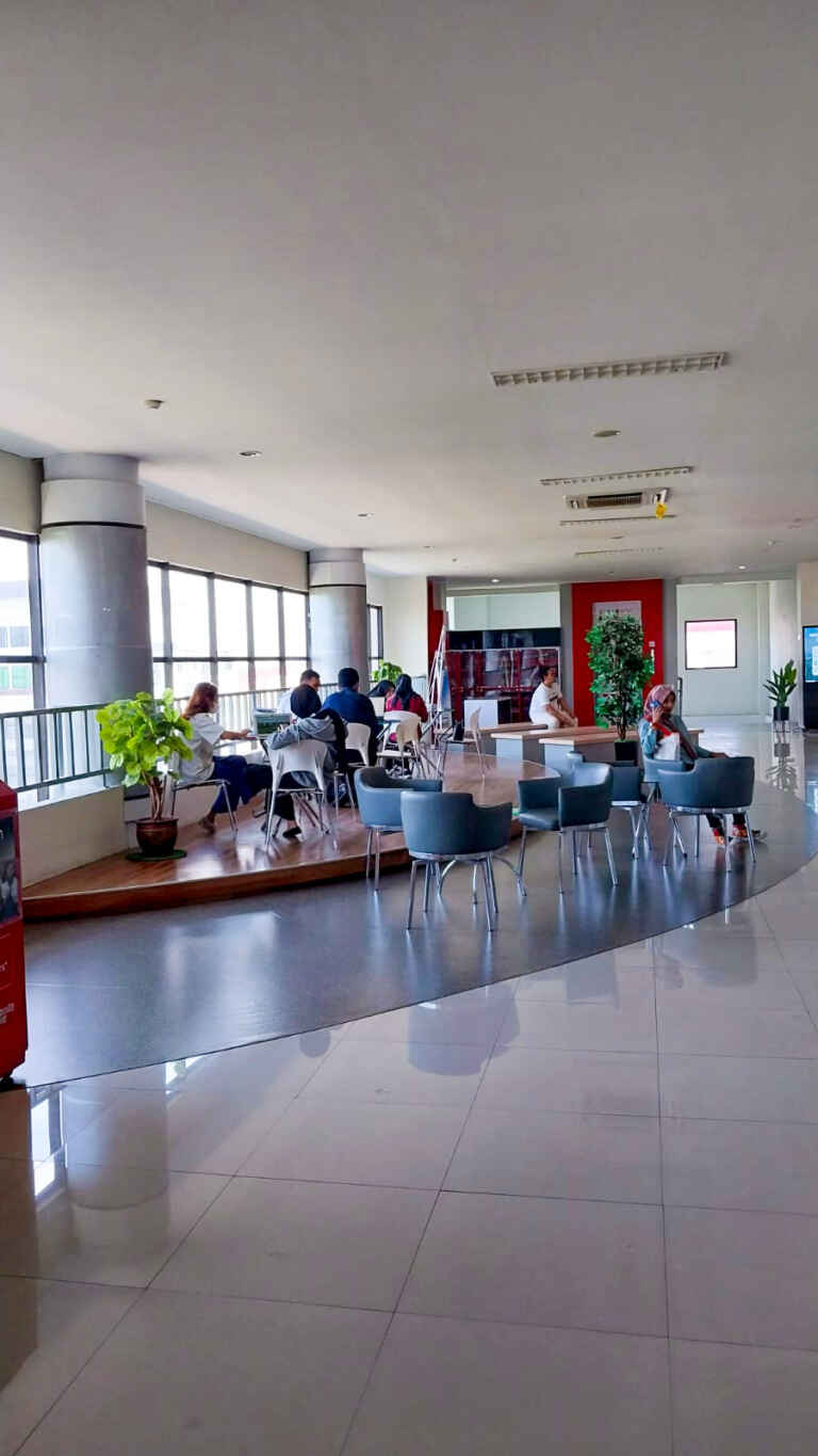 Ruang Baca Gedung FEB Telkom University