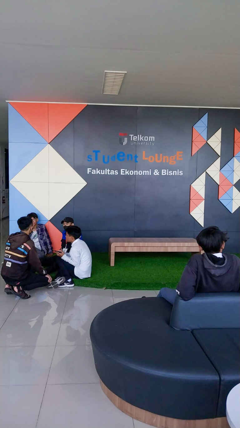 Student Lounge Telkom University