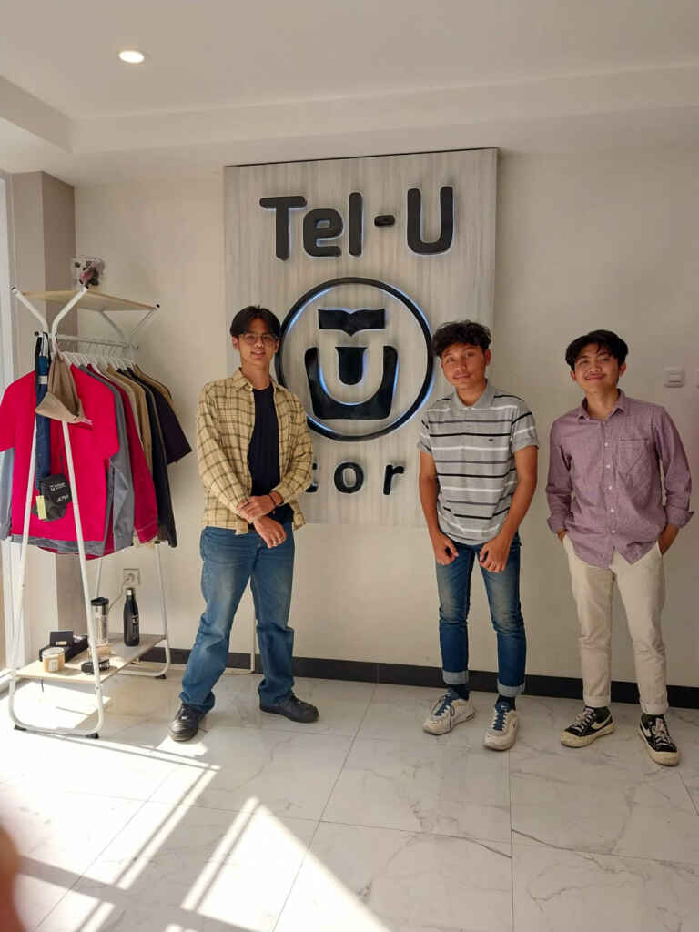 Pegawai Di TelÚ Store