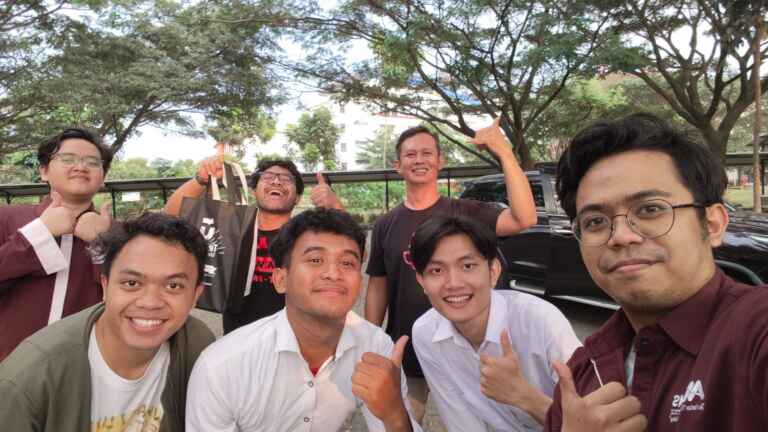 Mobile Cognitive Radio Base Station MCRBS PUI PT AICOMS Telkom University and Professor Khoirul Anwar 5