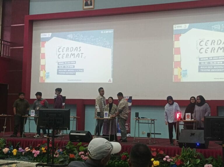 Lomba Cerdas Cermat di Ajang TelU Cup 2024 3