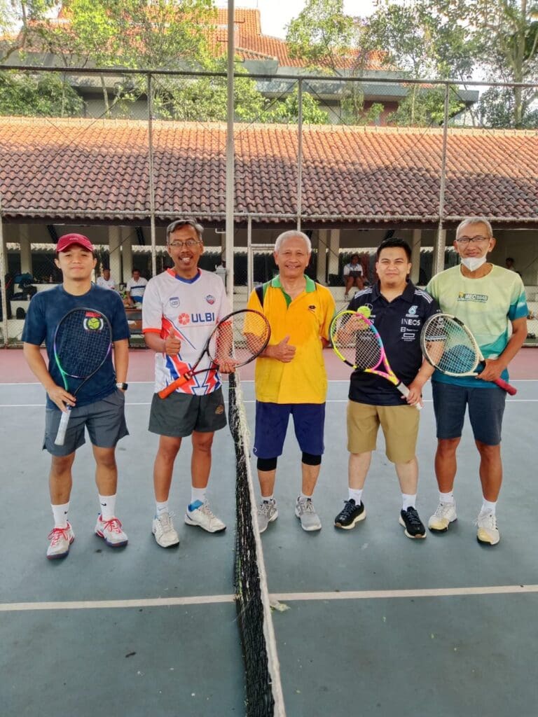 Serunya Bertanding Lawan Teman Kantor (3)