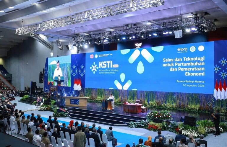 Telkom University menghadiri undangan kegiatan Konvensi Sains, Teknologi dan Industri (KSTI) Indonesia di Auditorium Utama SABUGA ITB 2