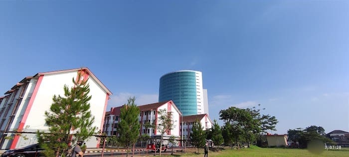 gedung asrama telkom university